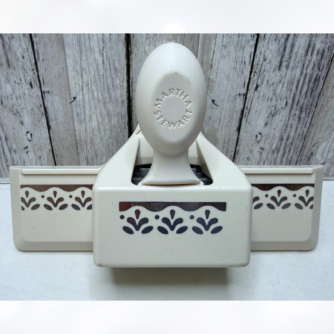 Martha Stewart BOTANICAL SCALLOP Border Edge Punches Paper Punch