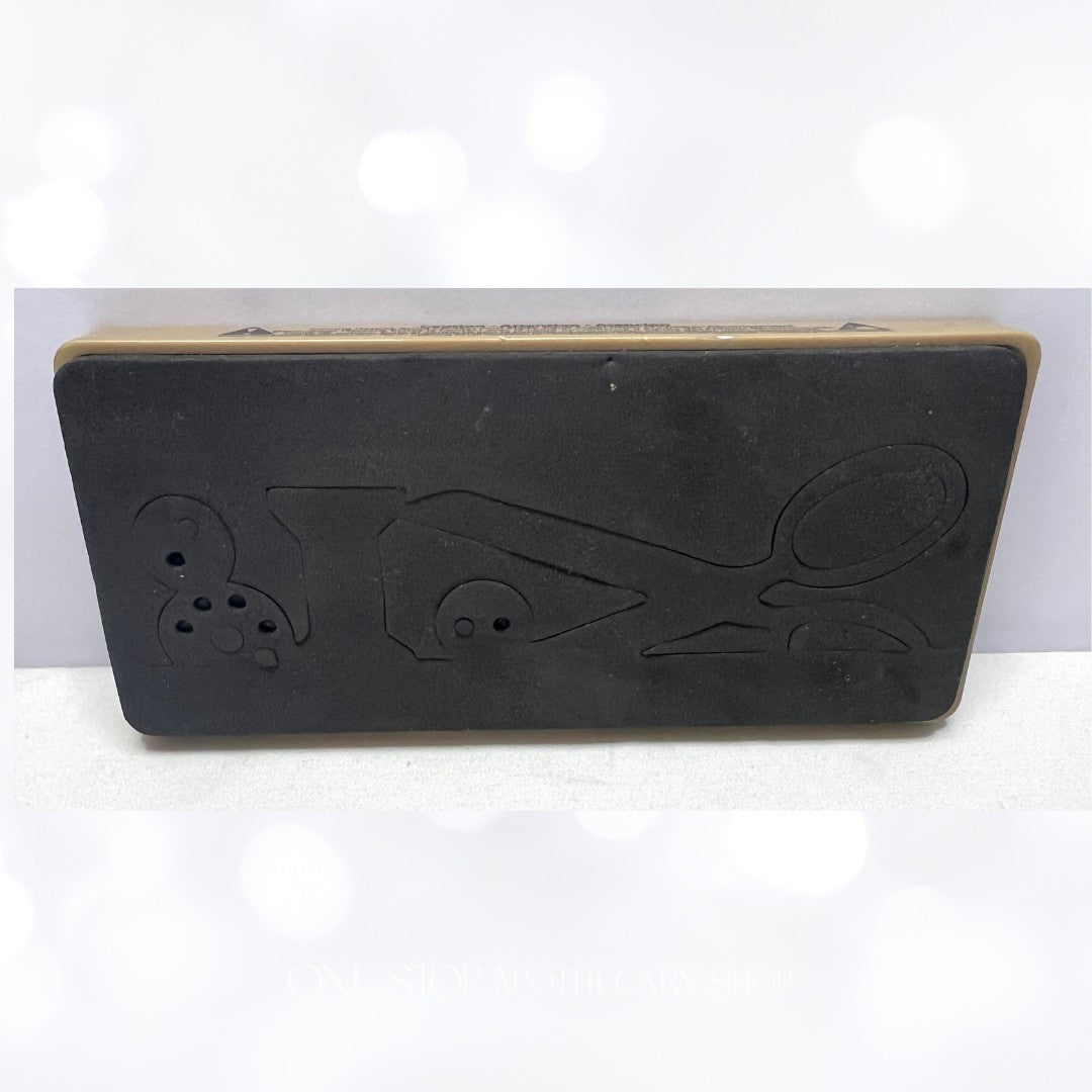 Tim Holtz SEWING EDGE On The Edge Border Die